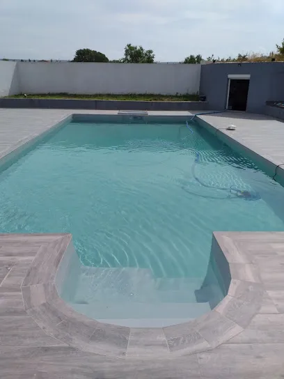 Image de Piscines Spas et Tradition